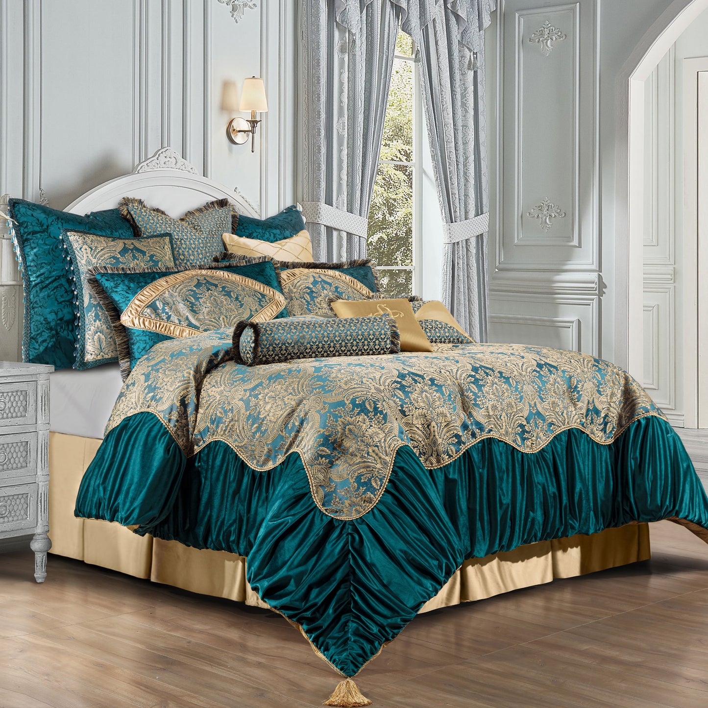 Noble Luxurious Jacquard Damask Bedding Set