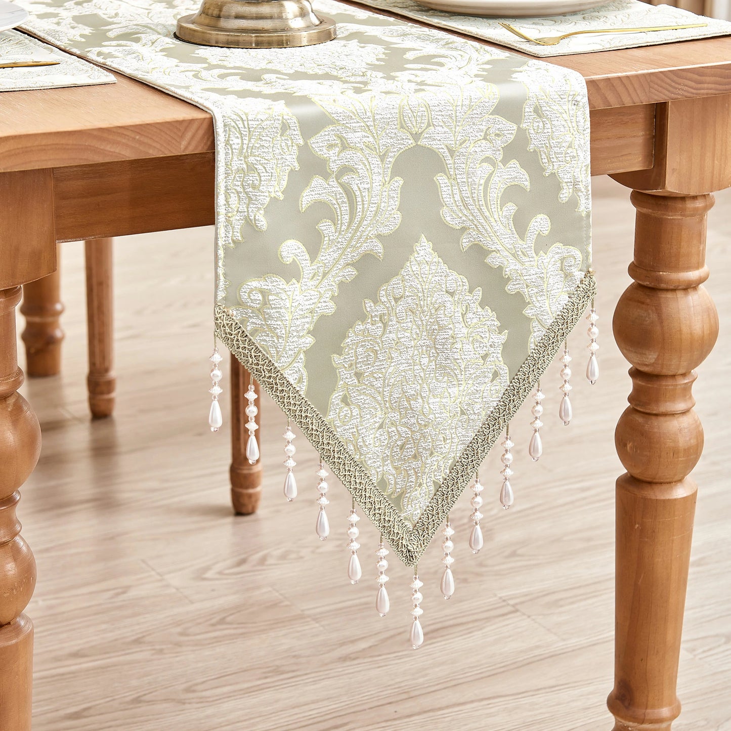 beige-table-runner