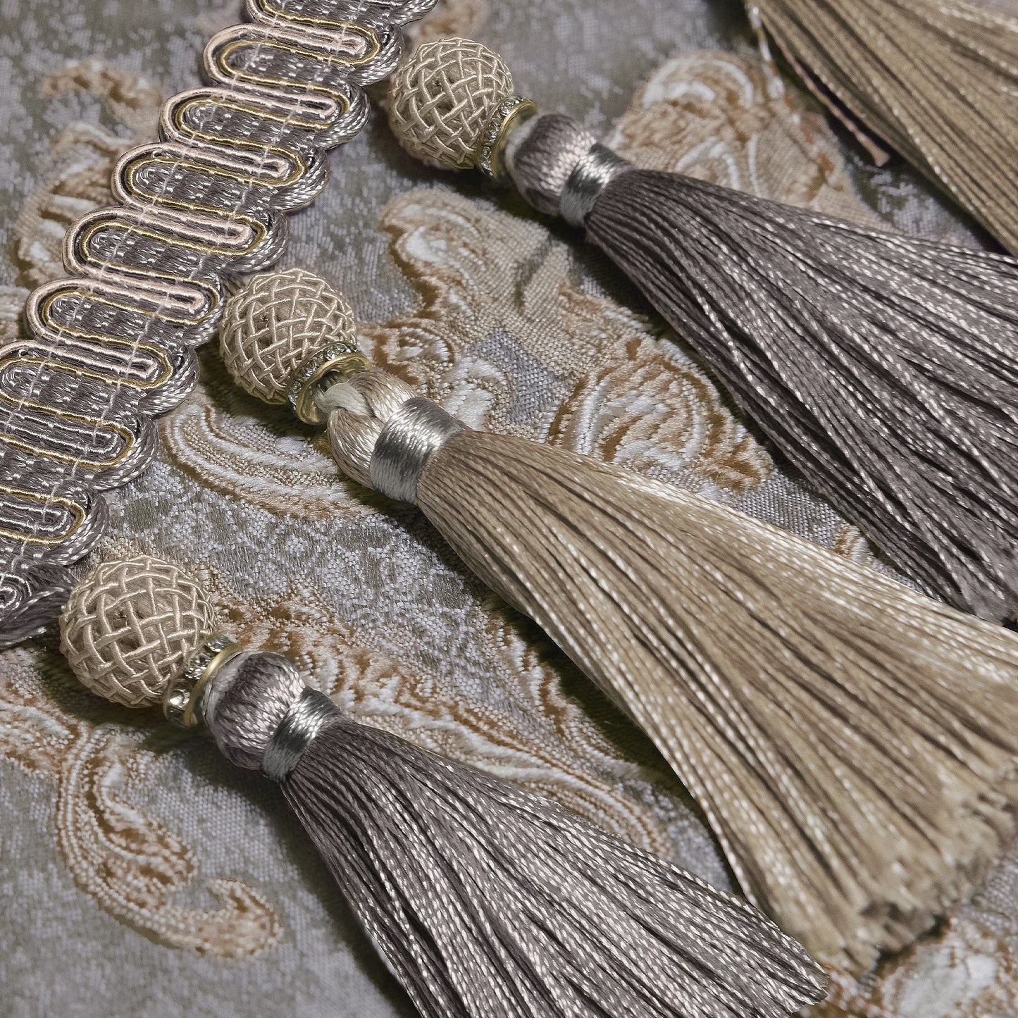 Empress Damask Table Runner