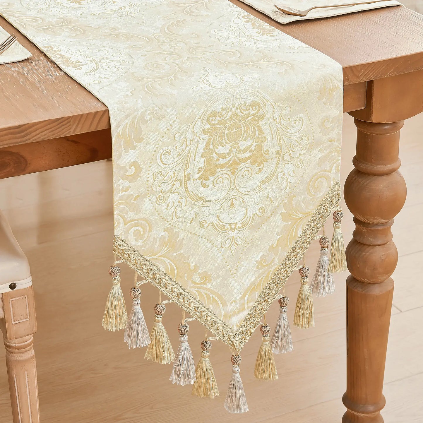 vienna-table-runner