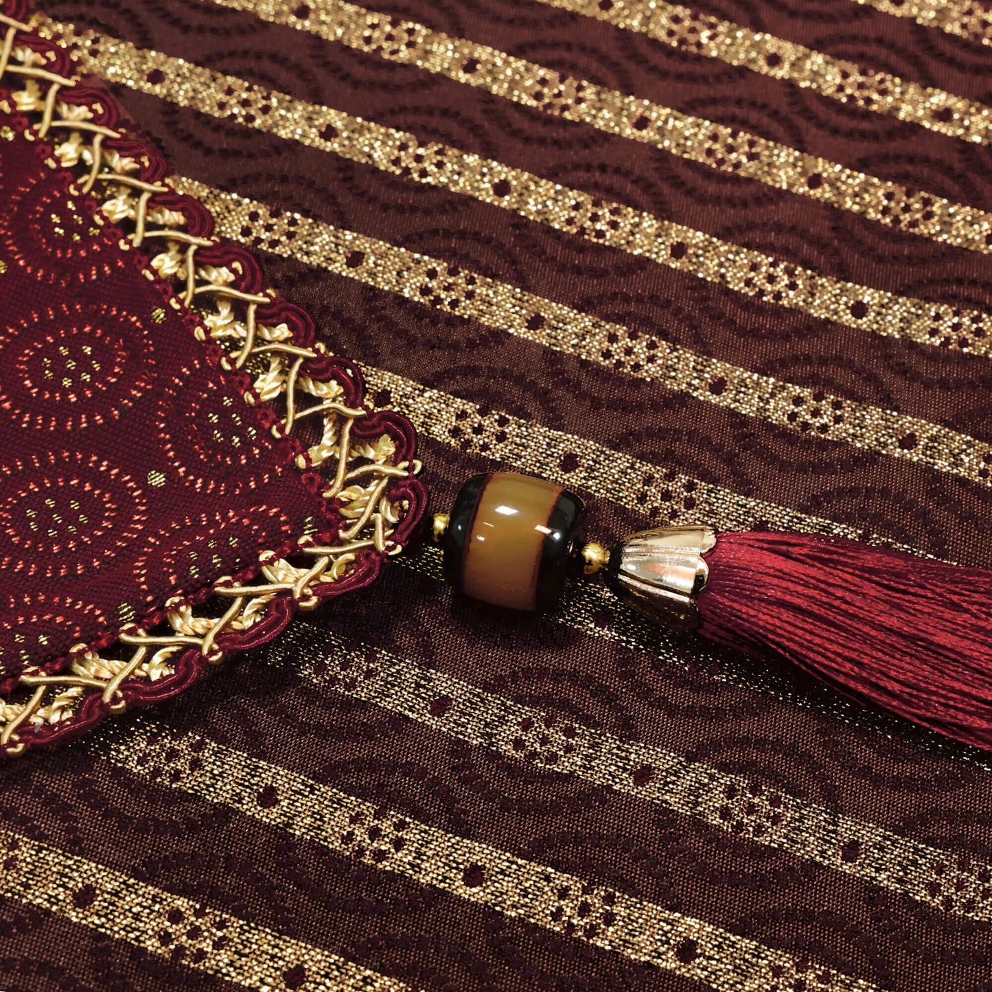 RED-TABLECLOTH