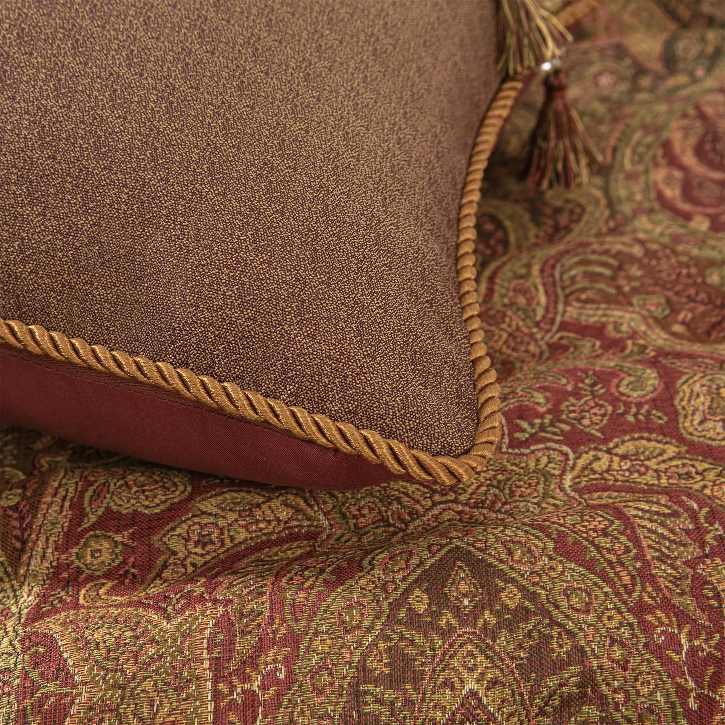Atina Jacquard Bedding Set