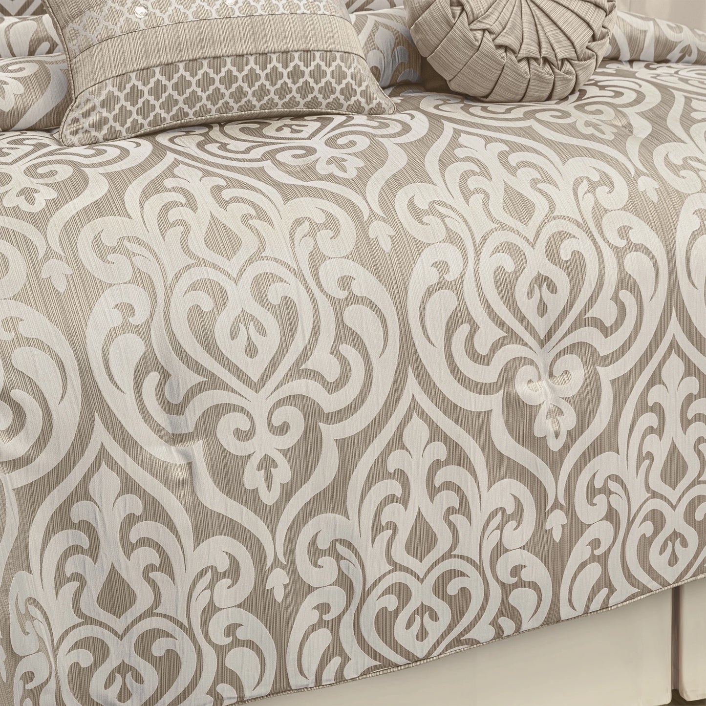 Beige Norwich Modern Bedding Set