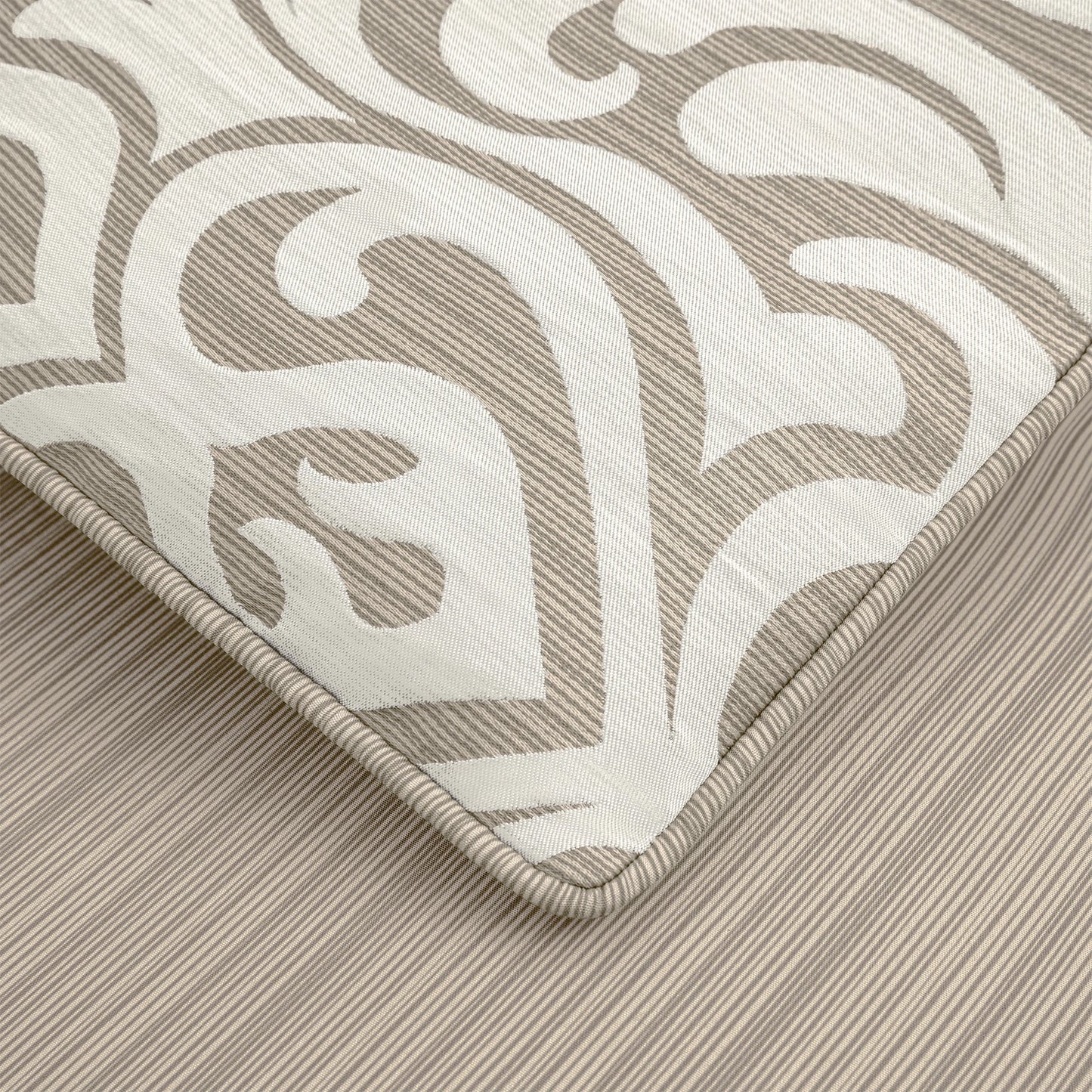 Beige Norwich Modern Bedding Set