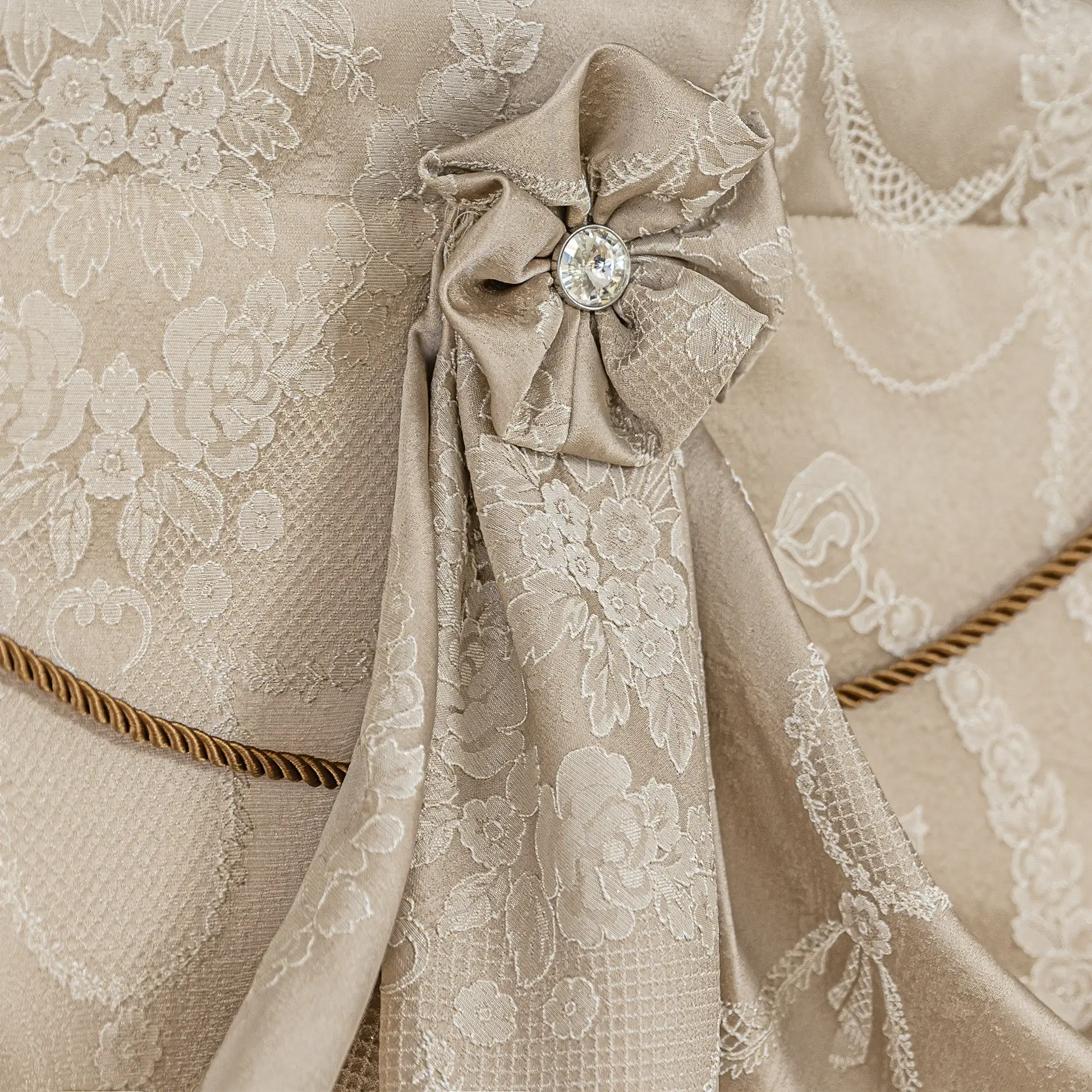 palace-valance