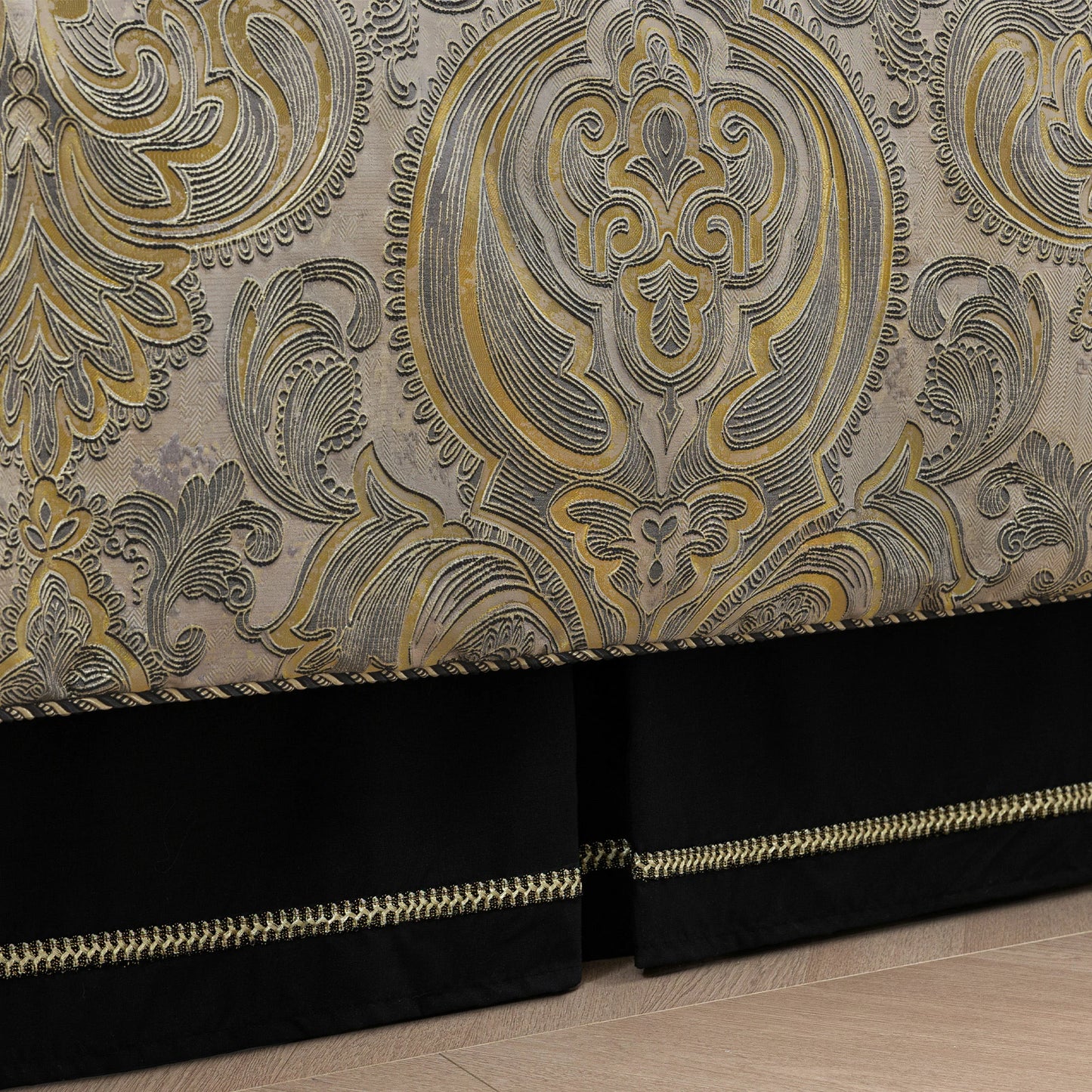 York Jacquard Bedding Set