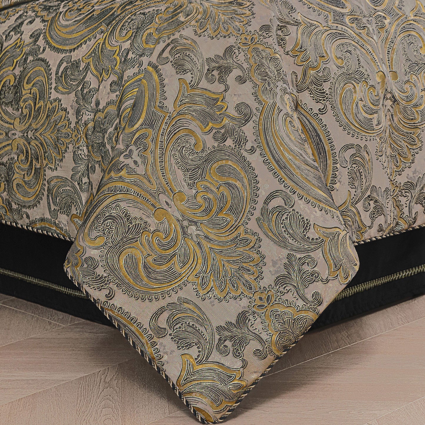 York Jacquard Bedding Set