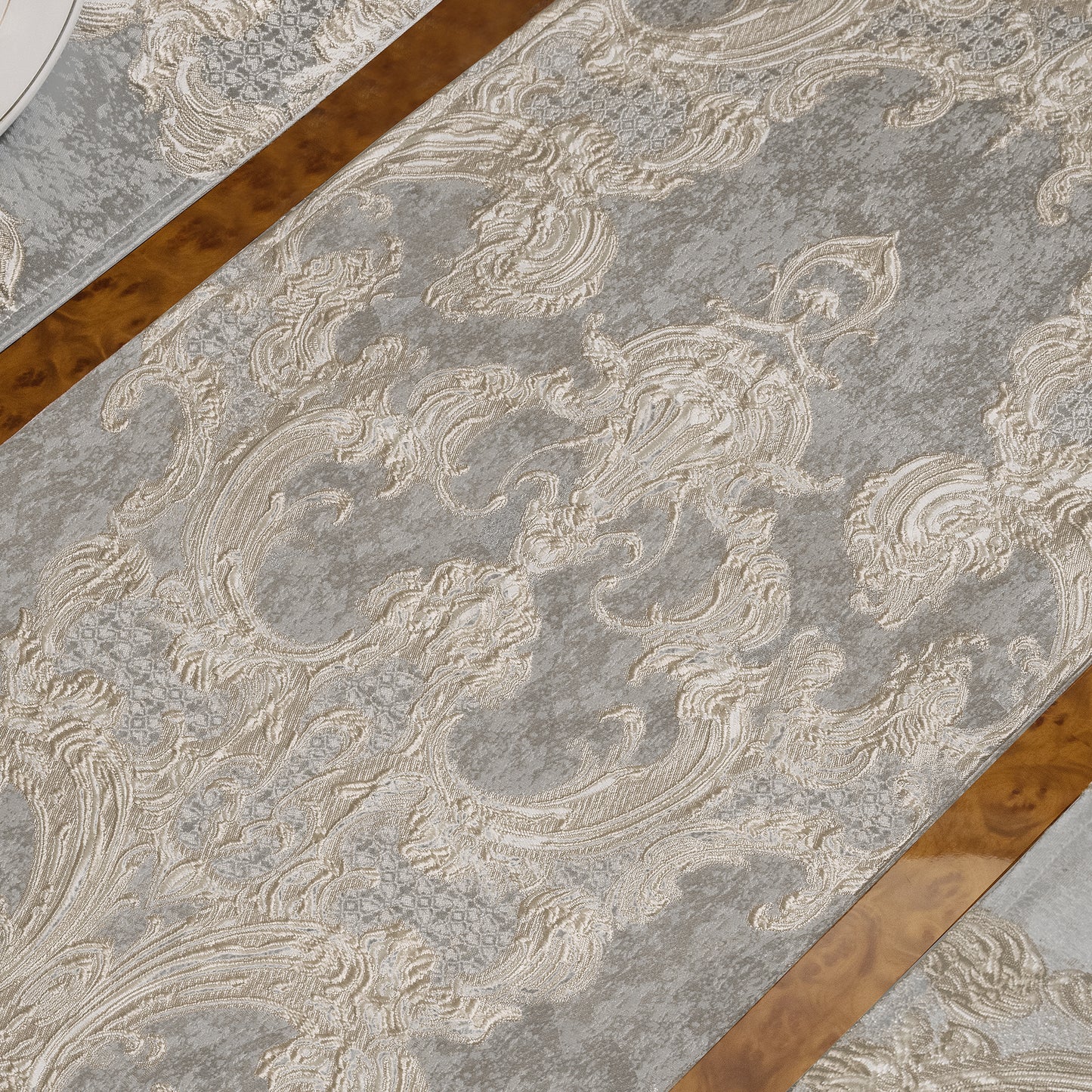 Light-Gray-Table-Runner