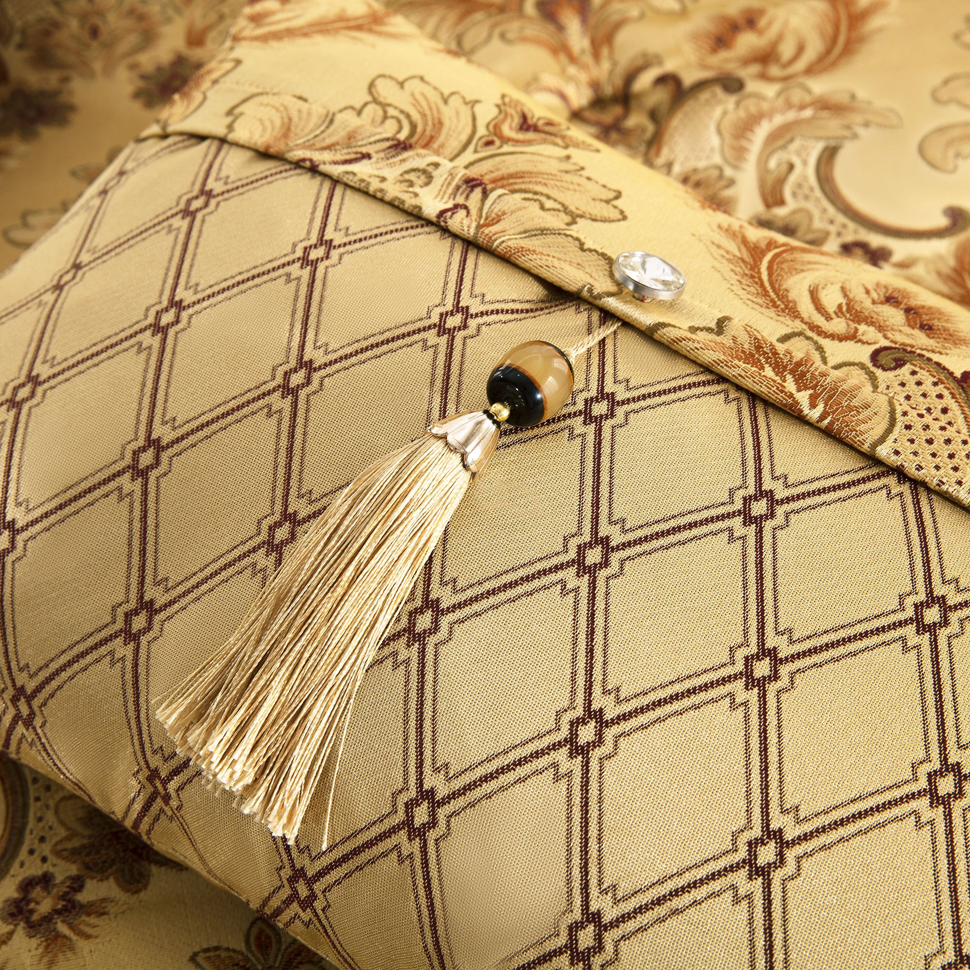 opulent-bedding