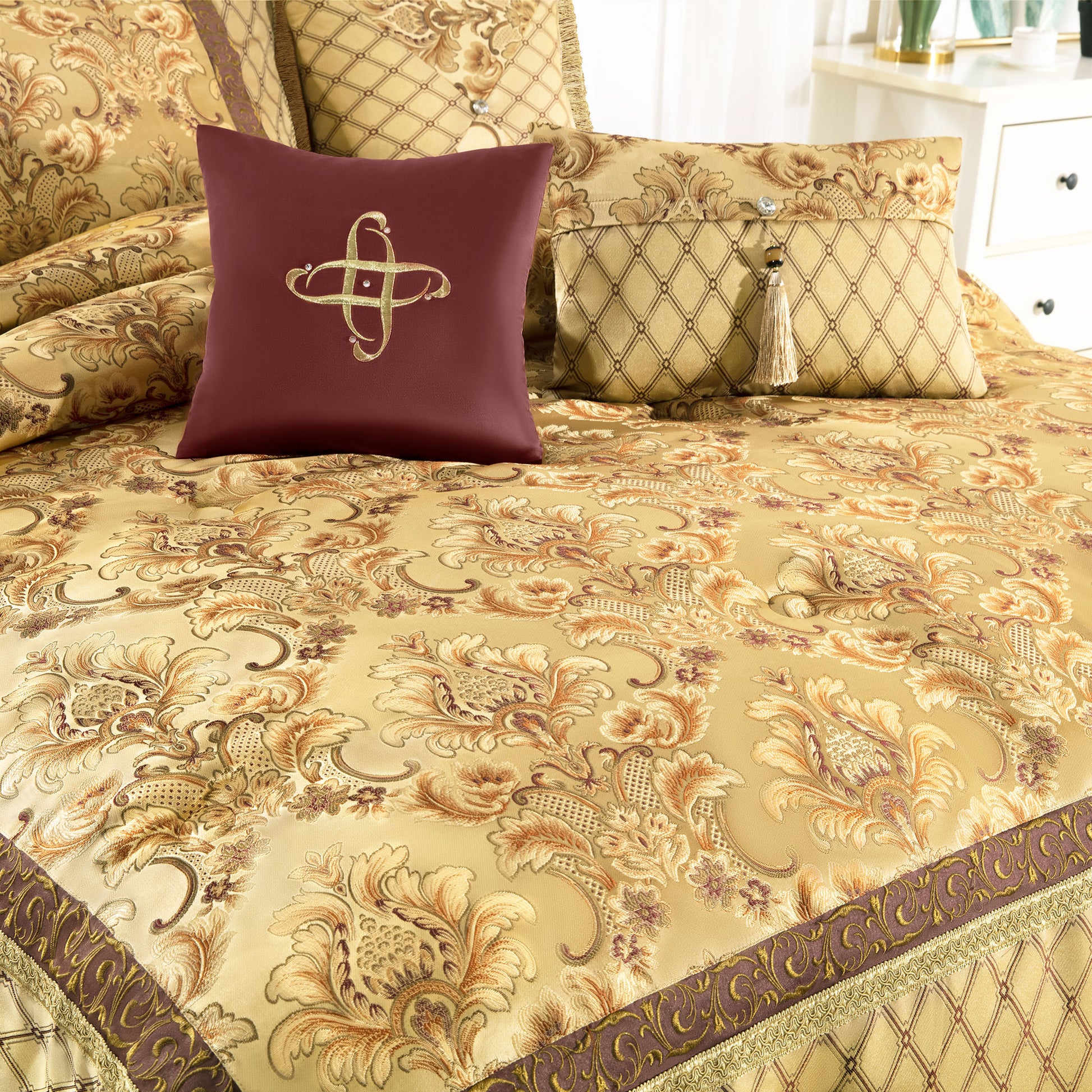 opulent-bedding